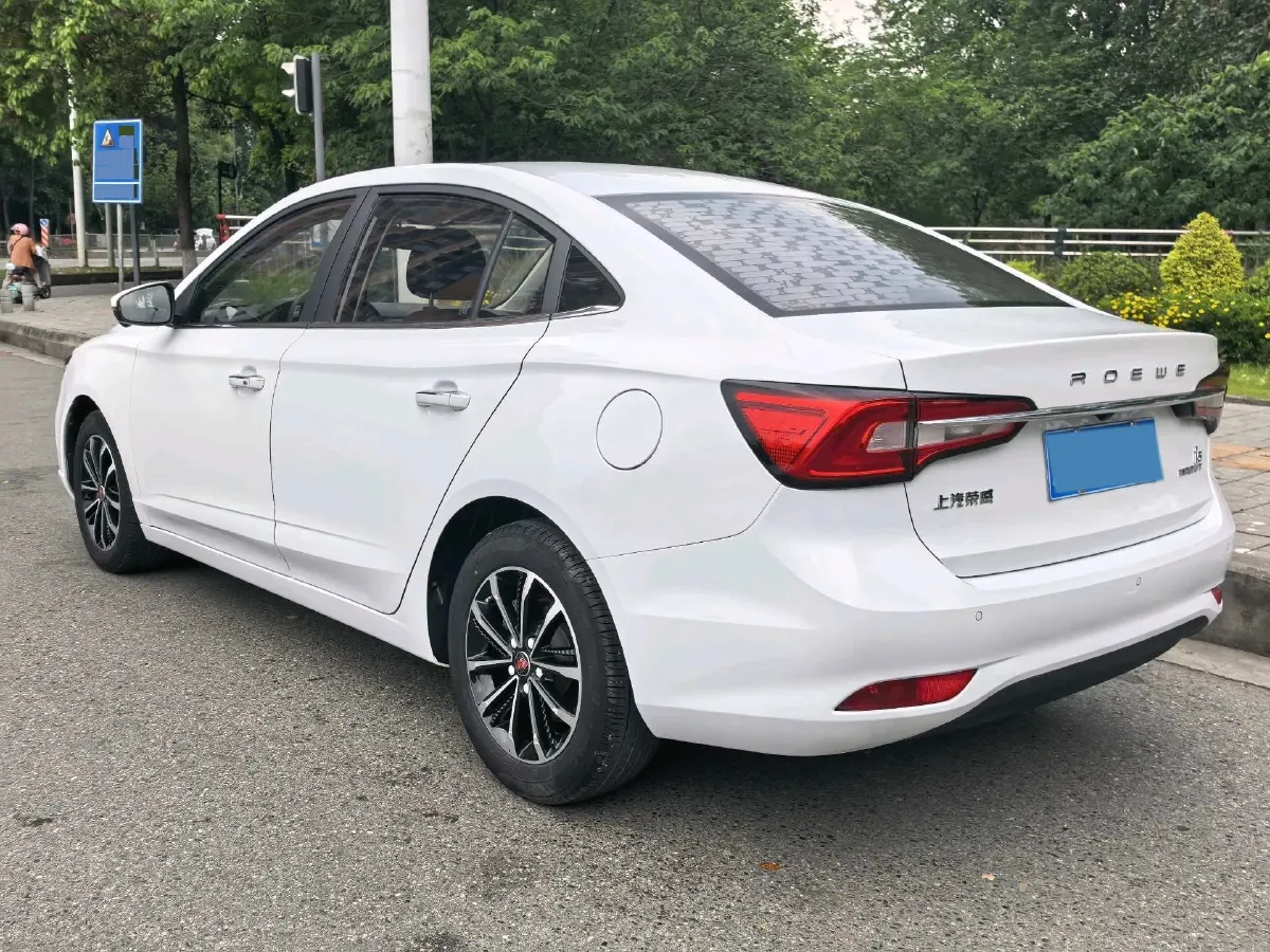 2020 Roewe i5 1.5L 120HP L4 CVT,autocango,china used car exporter,china ev exporter,chinese used car exporter,chinese used ev exporter