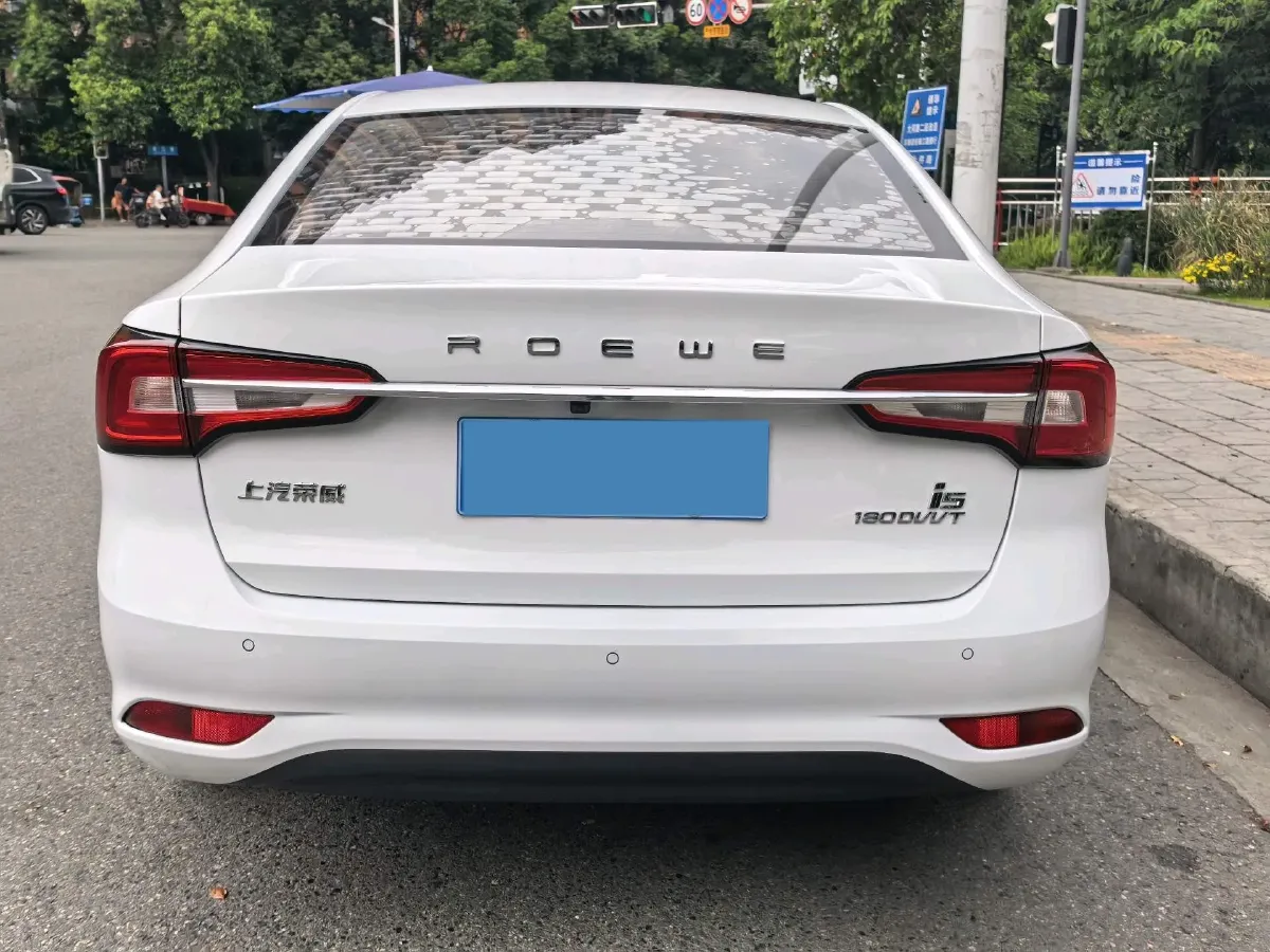 2020 Roewe i5 1.5L 120HP L4 CVT,autocango,china used car exporter,china ev exporter,chinese used car exporter,chinese used ev exporter
