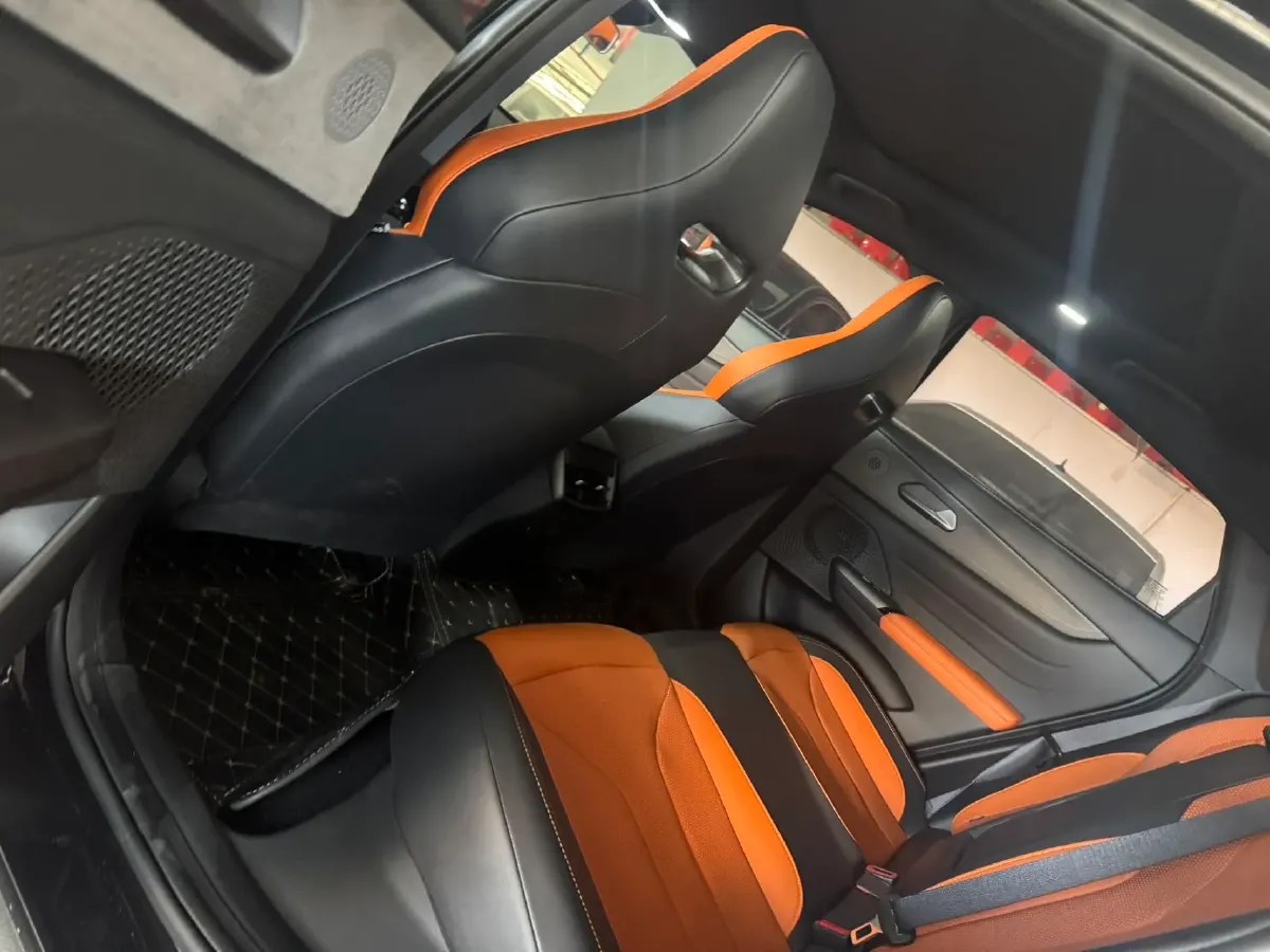 2025 ChangAn UNI-V 2.0T 245HP L4 8AT,autocango,china used car exporter,china ev exporter,chinese used car exporter,chinese used ev exporter