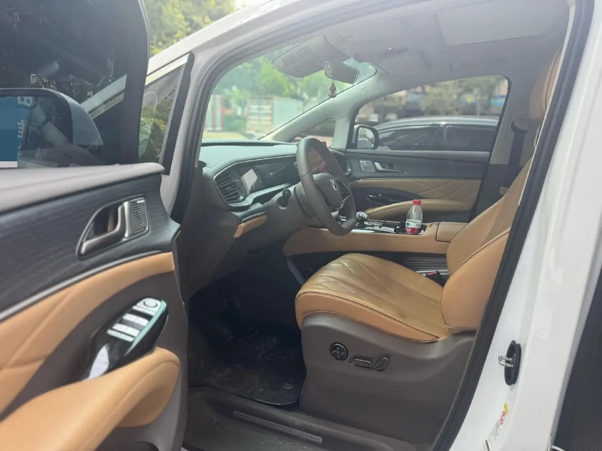 2022 Mercedes-Benz GLC Class 2.0T 197HP L4 9AT,autocango,china used car exporter,china ev exporter,chinese used car exporter,chinese used ev exporter