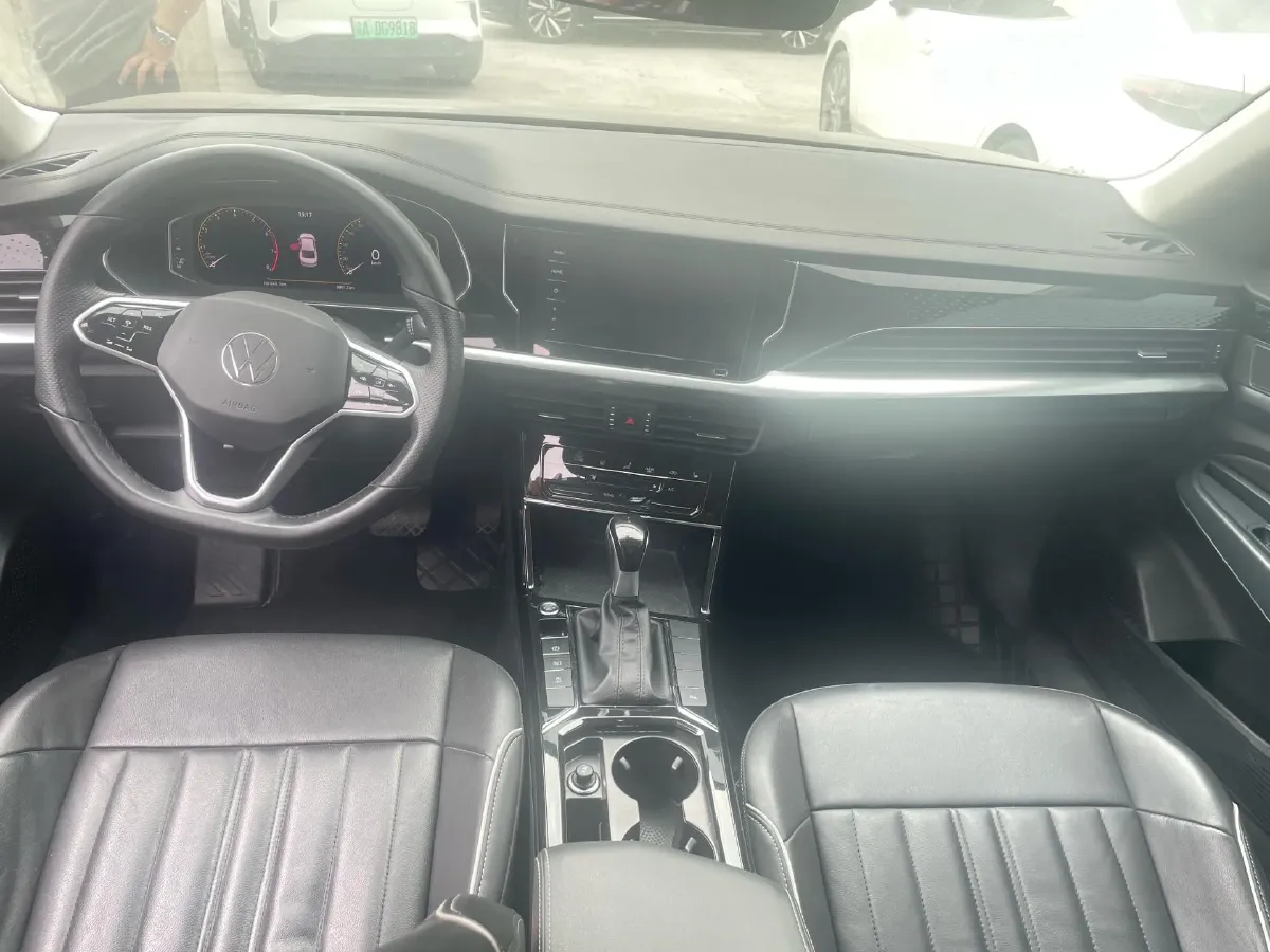 2023 Volkswagen Passat 2.0T 186HP L4 7DCT,autocango,china used car exporter,china ev exporter,chinese used car exporter,chinese used ev exporter