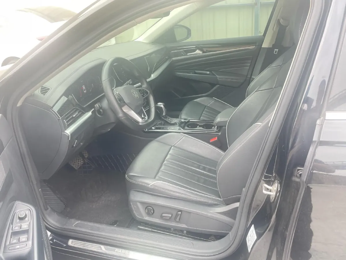 2023 Volkswagen Passat 2.0T 186HP L4 7DCT,autocango,china used car exporter,china ev exporter,chinese used car exporter,chinese used ev exporter