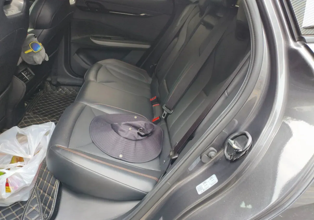 2023 ChangAn UNI-V 1.5T 188HP L4 7DCT,autocango,china used car exporter,china ev exporter,chinese used car exporter,chinese used ev exporter