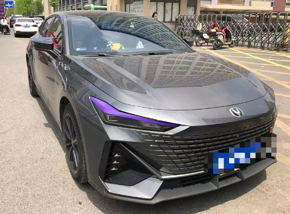 2023 ChangAn UNI-V 1.5T 188HP L4 7DCT,autocango,china used car exporter,china ev exporter,chinese used car exporter,chinese used ev exporter