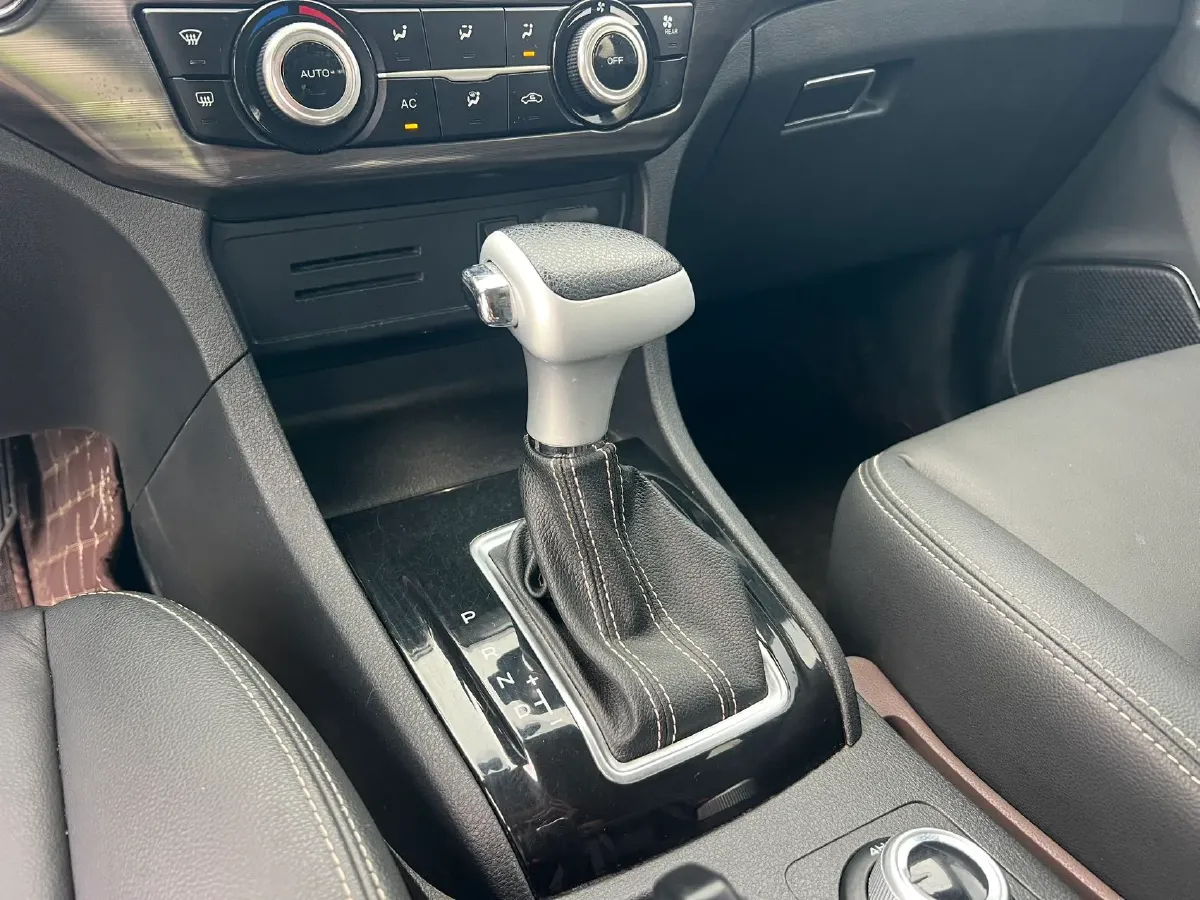 2018 Isuzu Mu-X 1.9T 163HP L4 6AT,autocango,china used car exporter,china ev exporter,chinese used car exporter,chinese used ev exporter