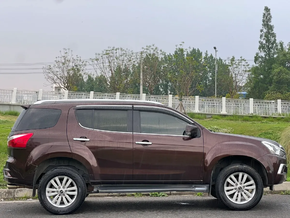 2018 Isuzu Mu-X 1.9T 163HP L4 6AT,autocango,china used car exporter,china ev exporter,chinese used car exporter,chinese used ev exporter