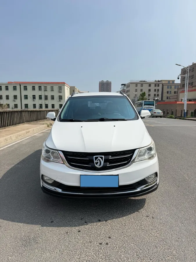 2016 BaoJun 730 1.5L 112HP L4 5MT,autocango,china used car exporter,china ev exporter,chinese used car exporter,chinese used ev exporter
