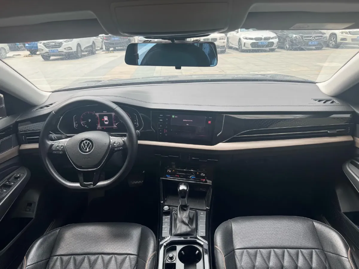 2020 Volkswagen Passat 2.0T 186HP L4 7DCT,autocango,china used car exporter,china ev exporter,chinese used car exporter,chinese used ev exporter