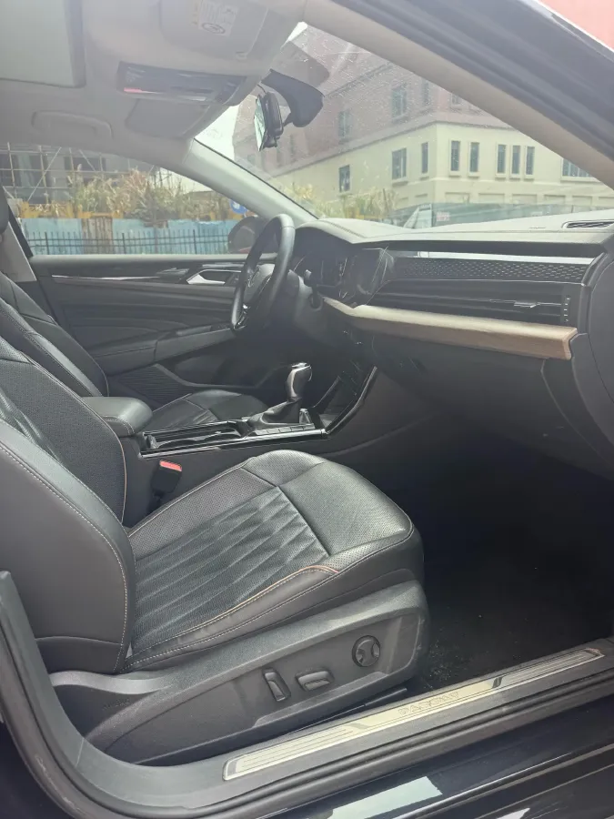 2020 Volkswagen Passat 2.0T 186HP L4 7DCT,autocango,china used car exporter,china ev exporter,chinese used car exporter,chinese used ev exporter