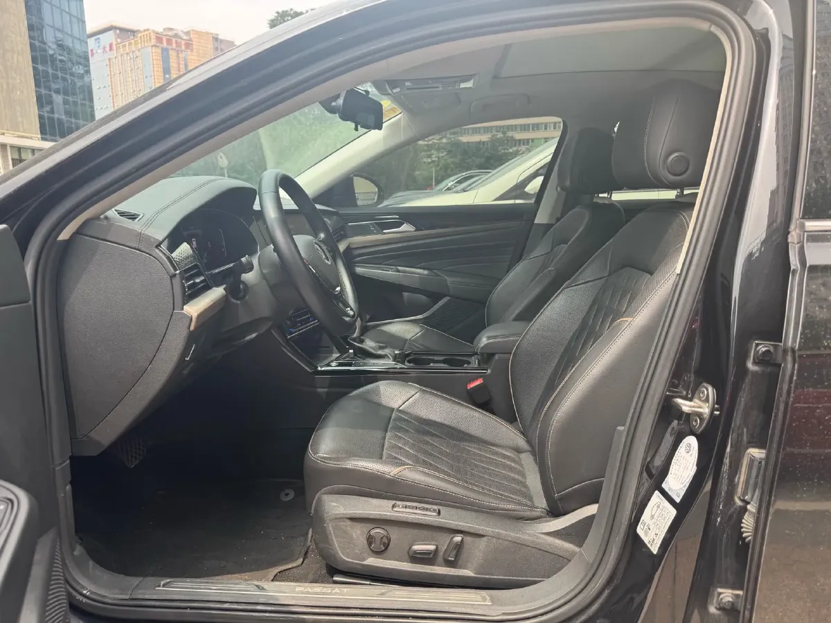 2020 Volkswagen Passat 2.0T 186HP L4 7DCT,autocango,china used car exporter,china ev exporter,chinese used car exporter,chinese used ev exporter