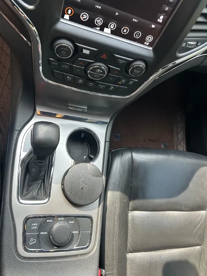 2017 Jeep Grand Cherokee 3.0L 234HP V6 8AT,autocango,china used car exporter,china ev exporter,chinese used car exporter,chinese used ev exporter