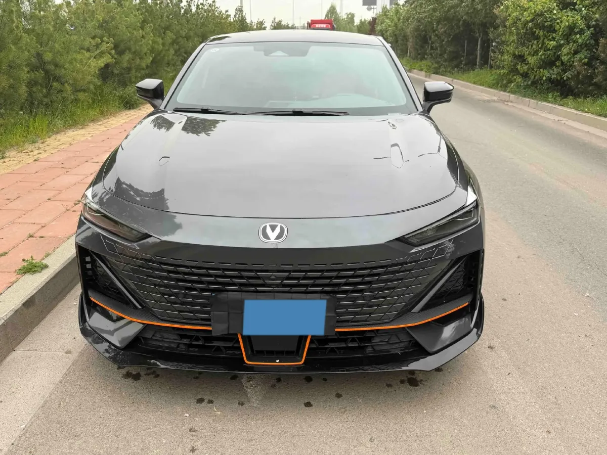 2023 ChangAn UNI-V 1.5T 188HP L4 7DCT,autocango,china used car exporter,china ev exporter,chinese used car exporter,chinese used ev exporter