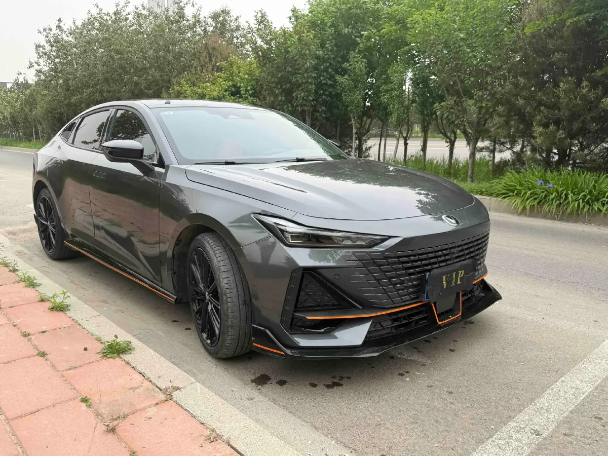 2023 ChangAn UNI-V 1.5T 188HP L4 7DCT,autocango,china used car exporter,china ev exporter,chinese used car exporter,chinese used ev exporter