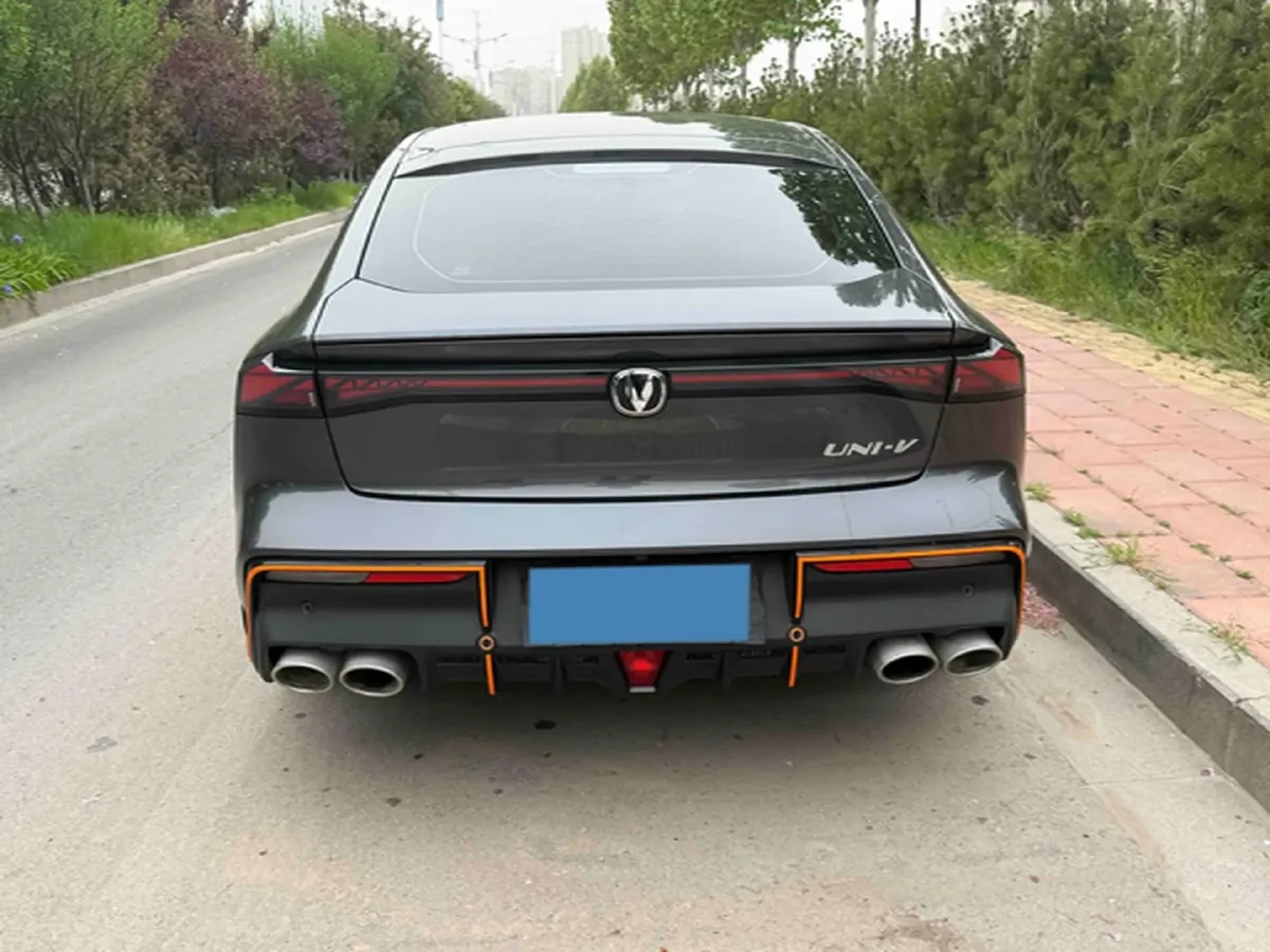 2023 ChangAn UNI-V 1.5T 188HP L4 7DCT,autocango,china used car exporter,china ev exporter,chinese used car exporter,chinese used ev exporter