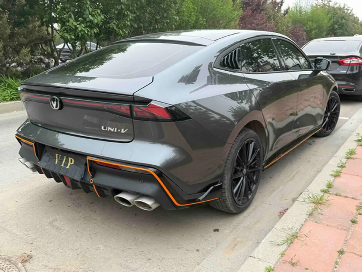 2023 ChangAn UNI-V 1.5T 188HP L4 7DCT,autocango,china used car exporter,china ev exporter,chinese used car exporter,chinese used ev exporter