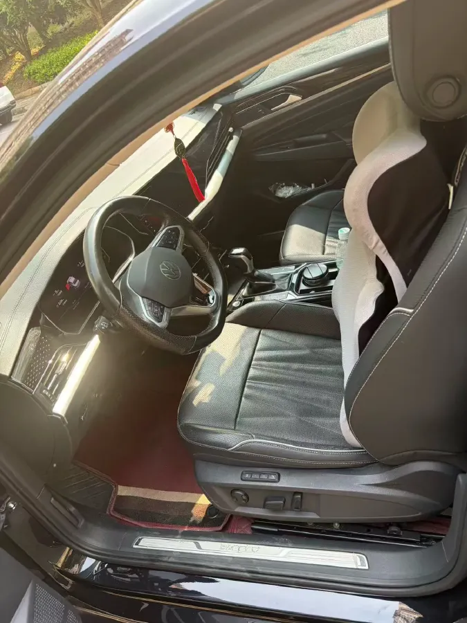 2022 Volkswagen Passat 2.0T 220HP L4 7DCT,autocango,china used car exporter,china ev exporter,chinese used car exporter,chinese used ev exporter