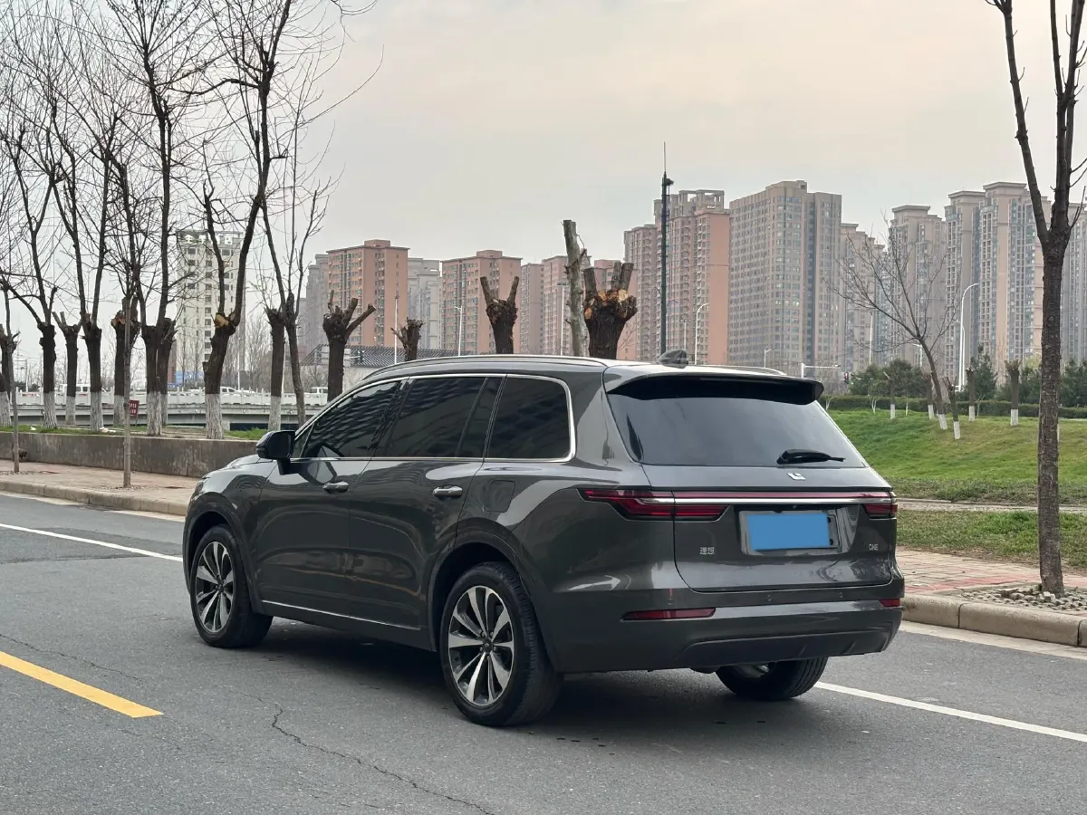 2021 Li ONE Range Extended 131HP REEV 40.5KWH,autocango,china used car exporter,china ev exporter,chinese used car exporter,chinese used ev exporter