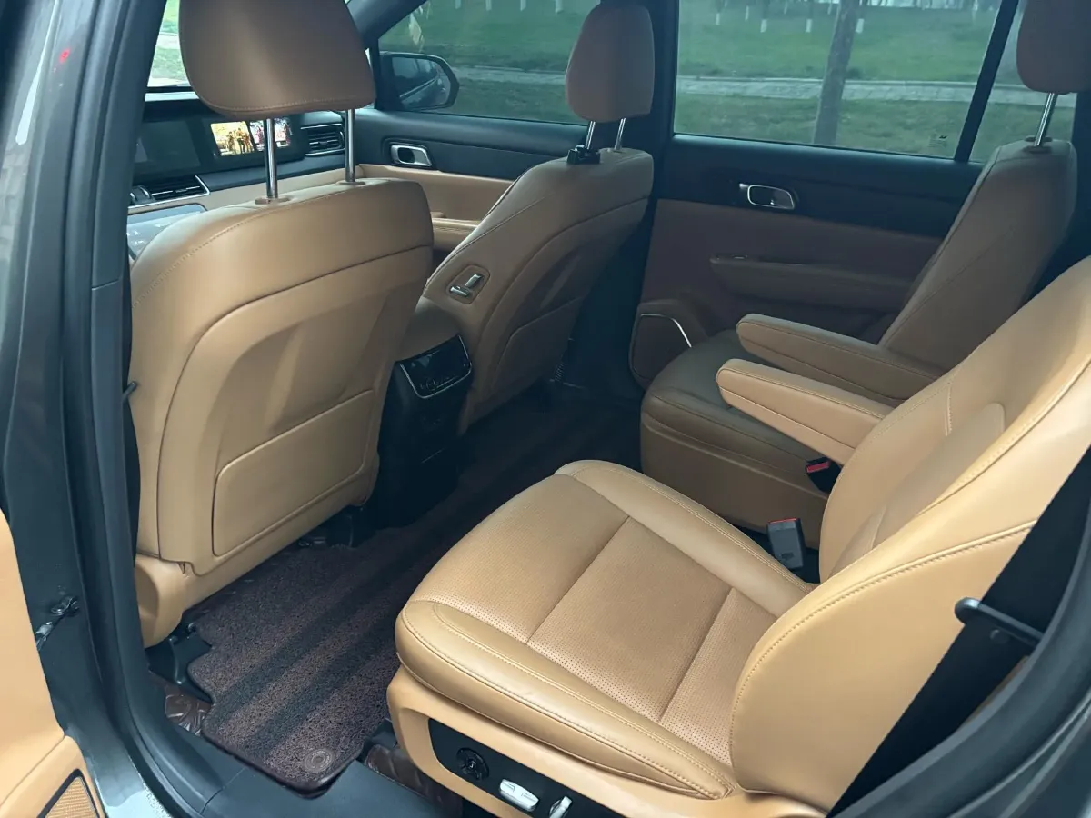 2021 Li ONE Range Extended 131HP REEV 40.5KWH,autocango,china used car exporter,china ev exporter,chinese used car exporter,chinese used ev exporter