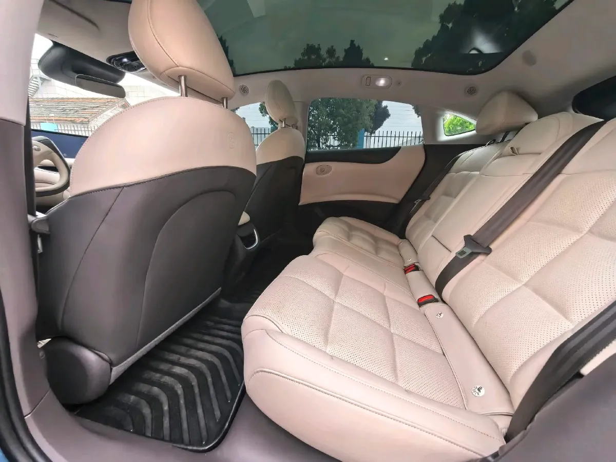 2024 IM L6 BEV 75KWH,autocango,china used car exporter,china ev exporter,chinese used car exporter,chinese used ev exporter