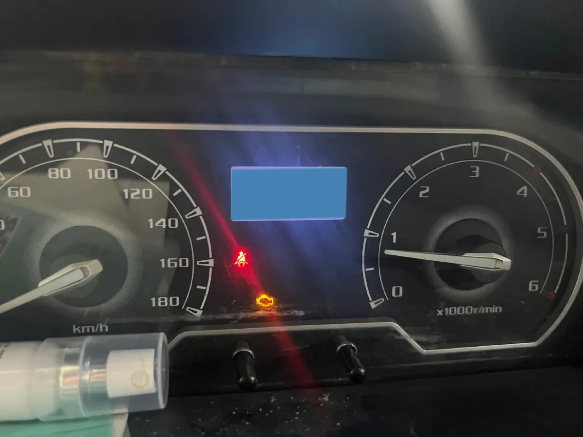 2018 MAXUS XinTu V80 2.5T 136HP L4 6MT,autocango,china used car exporter,china ev exporter,chinese used car exporter,chinese used ev exporter