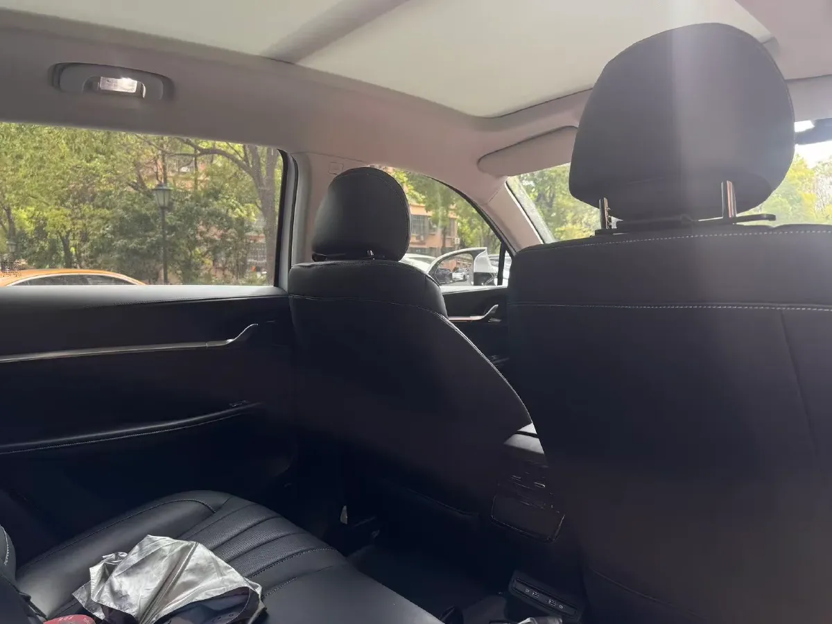 2022 Roewe RX5 eMAX 1.5T 169HP L4 AMT PHEV 16.6KWH,autocango,china used car exporter,china ev exporter,chinese used car exporter,chinese used ev exporter