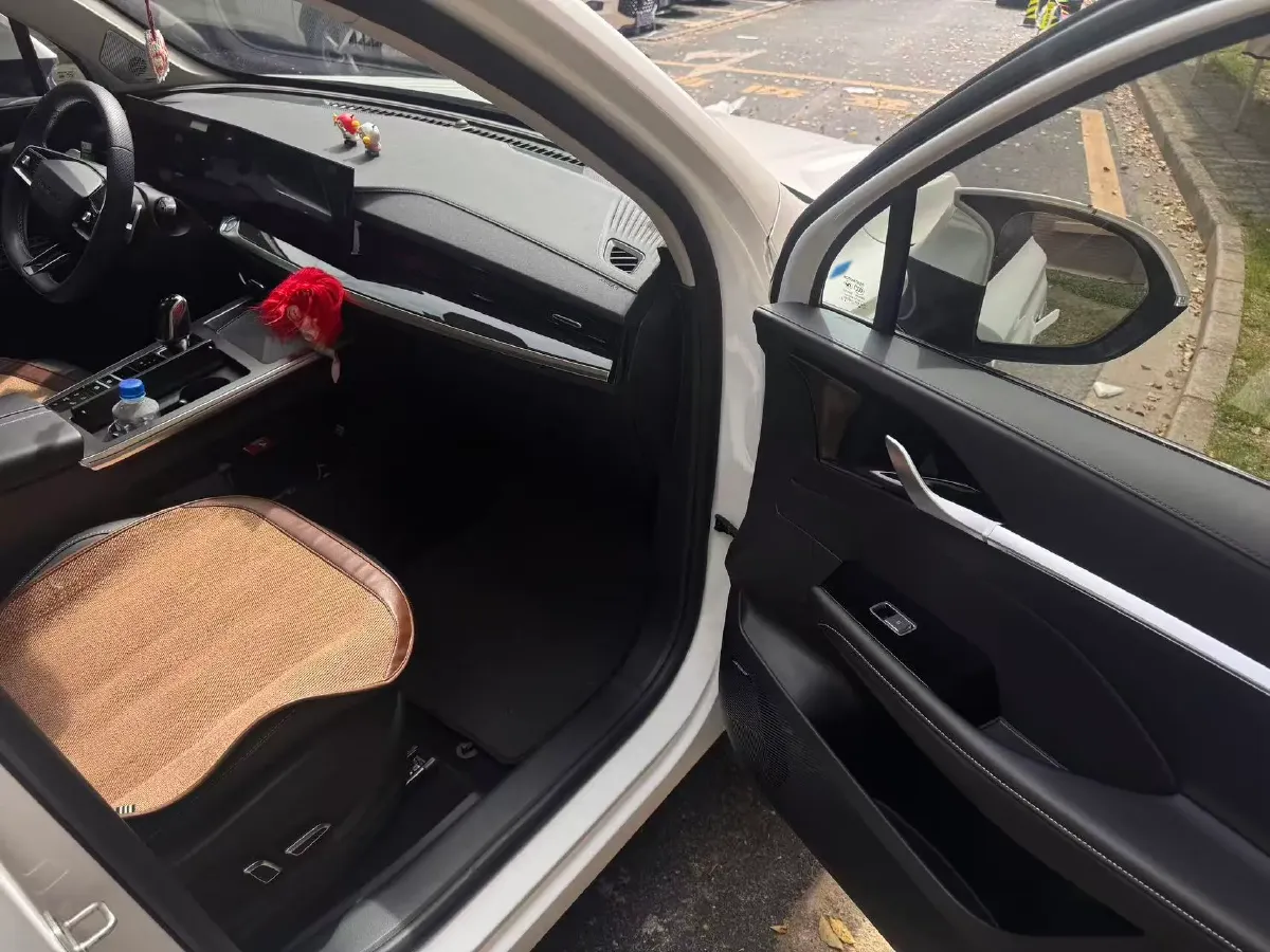 2022 Roewe RX5 eMAX 1.5T 169HP L4 AMT PHEV 16.6KWH,autocango,china used car exporter,china ev exporter,chinese used car exporter,chinese used ev exporter