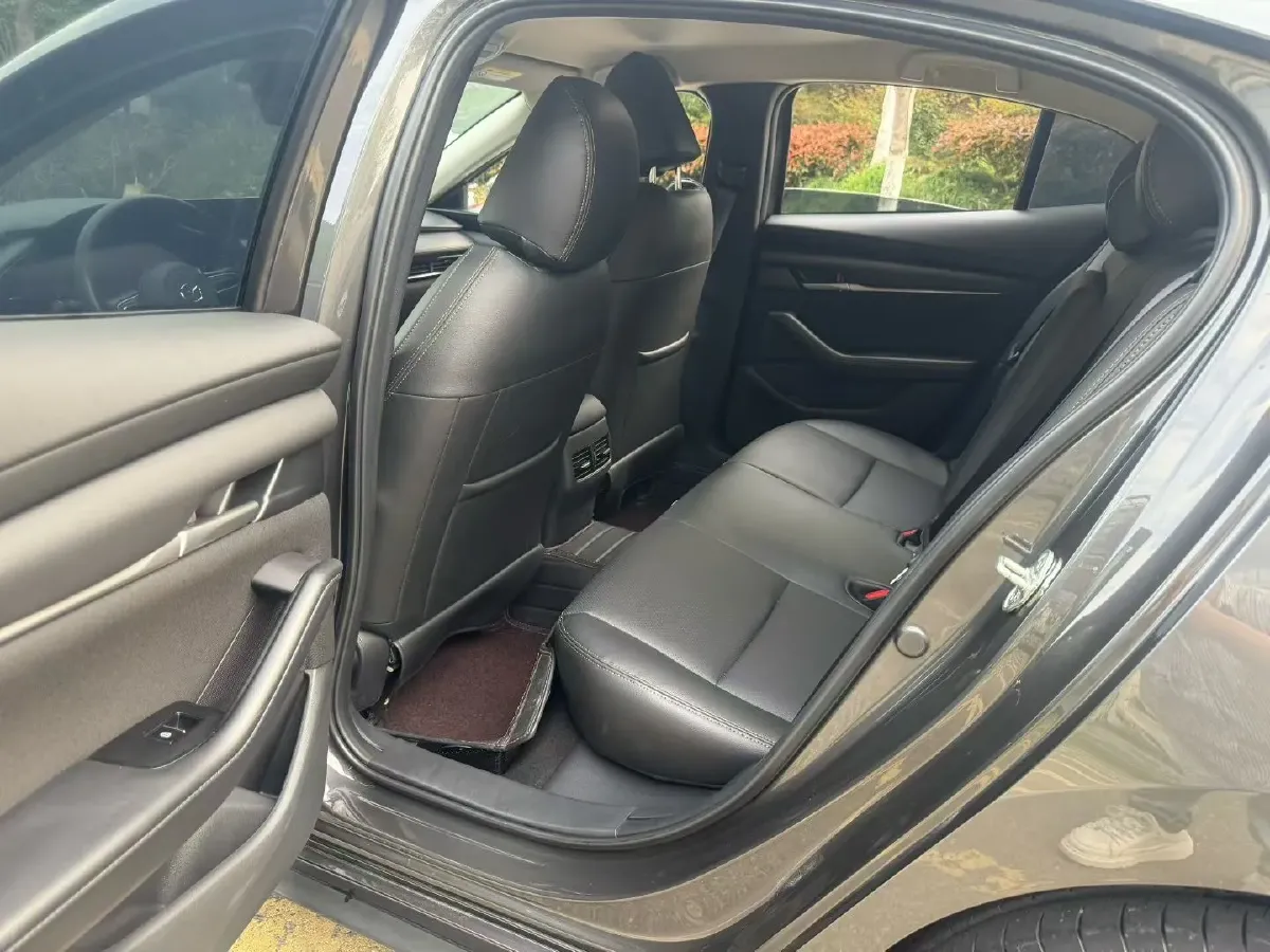 2022 Mazda 3 Axela 2.0L 158HP L4 6AT,autocango,china used car exporter,china ev exporter,chinese used car exporter,chinese used ev exporter