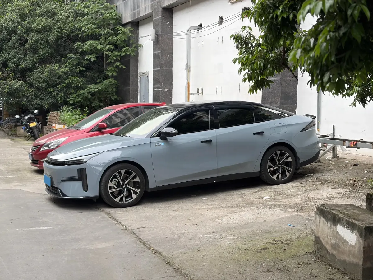 2023 Geely Galaxy L6 1.5T 163HP L4 3DHT PHEV,autocango,china used car exporter,china ev exporter,chinese used car exporter,chinese used ev exporter