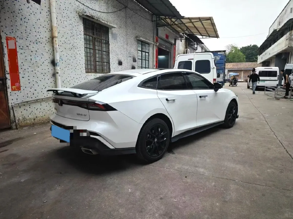 2024 ChangAn UNI-V 1.5T 188HP L4 7DCT,autocango,china used car exporter,china ev exporter,chinese used car exporter,chinese used ev exporter