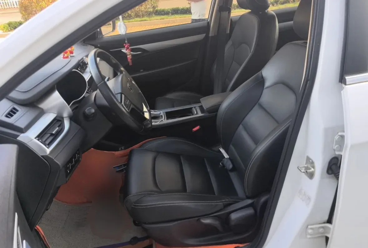 2018 Geely Emgrand 1.5L 109HP L4 5MT,autocango,china used car exporter,china ev exporter,chinese used car exporter,chinese used ev exporter