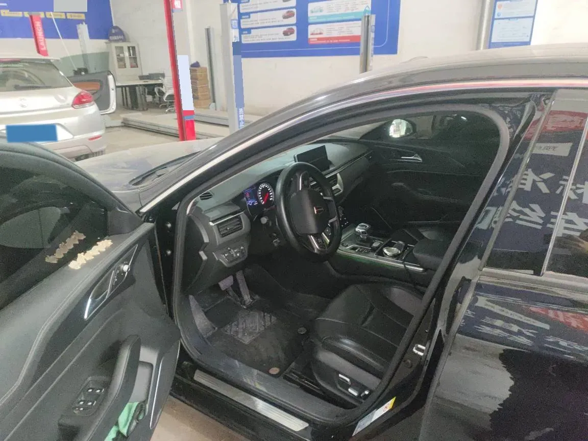 2022 HongQi H5 1.8T 197HP L4 6AT,autocango,china used car exporter,china ev exporter,chinese used car exporter,chinese used ev exporter