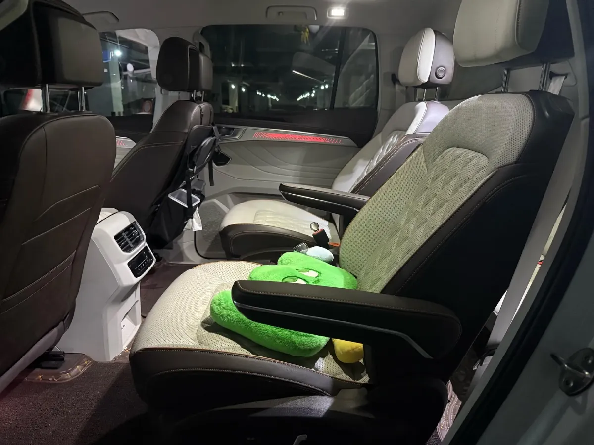 2021 Volkswagen Talagon 2.5T 299HP V6 7DCT,autocango,china used car exporter,china ev exporter,chinese used car exporter,chinese used ev exporter