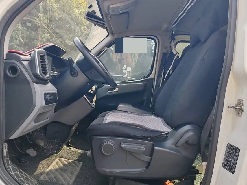 2021 MAXUS XinTu V80 2.0T 139HP L4 6MT,autocango,china used car exporter,china ev exporter,chinese used car exporter,chinese used ev exporter