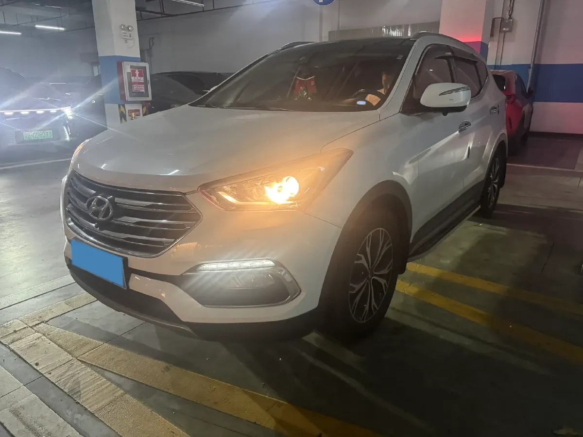 2017 Hyundai Santafe 2.0T 245HP L4 6AT,autocango,china used car exporter,china ev exporter,chinese used car exporter,chinese used ev exporter