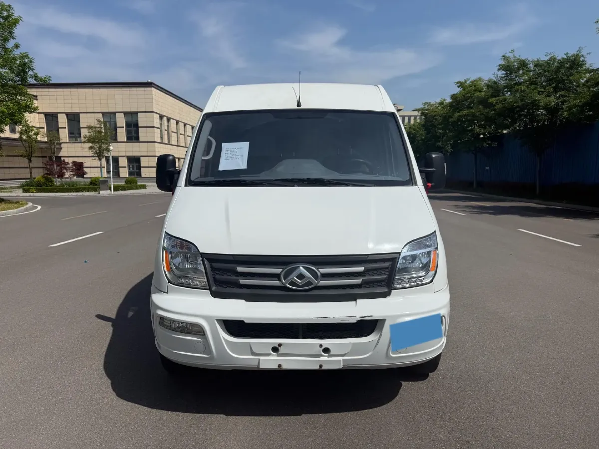 2023 MAXUS XinTu V80 2.0T 127HP L4 6MT,autocango,china used car exporter,china ev exporter,chinese used car exporter,chinese used ev exporter