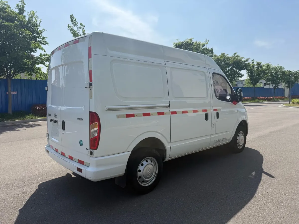 2023 MAXUS XinTu V80 2.0T 127HP L4 6MT,autocango,china used car exporter,china ev exporter,chinese used car exporter,chinese used ev exporter
