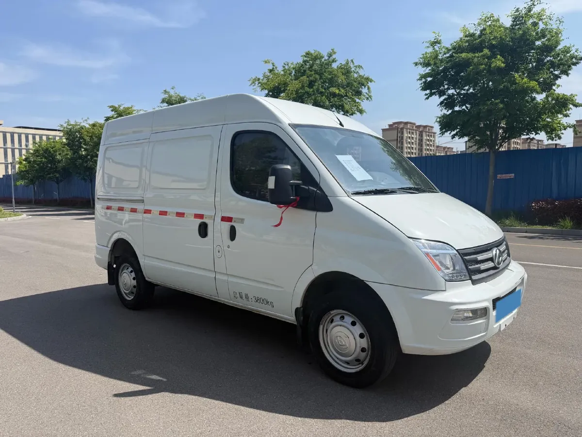 2023 MAXUS XinTu V80 2.0T 127HP L4 6MT,autocango,china used car exporter,china ev exporter,chinese used car exporter,chinese used ev exporter