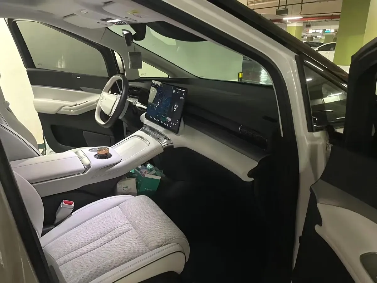 2024 Xpeng X9 BEV 101.5KWH,autocango,china used car exporter,china ev exporter,chinese used car exporter,chinese used ev exporter