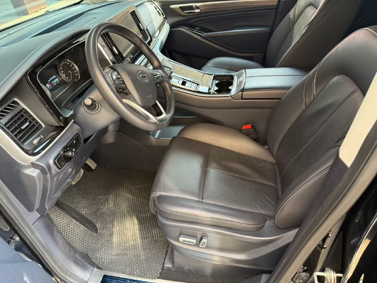 2021 GAC Trumpchi M8 2.0T 252HP L4 8AT,autocango,china used car exporter,china ev exporter,chinese used car exporter,chinese used ev exporter