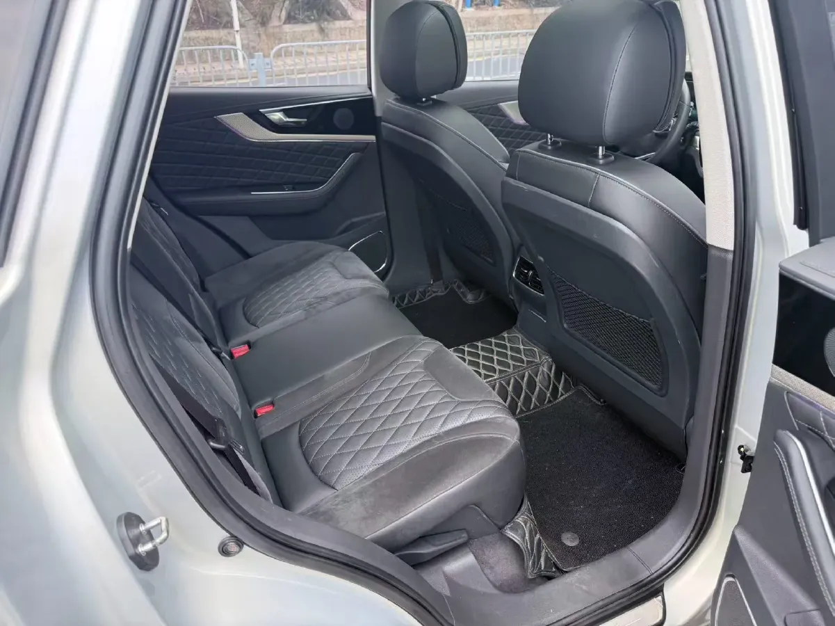 2019 HongQi HS5 2.0T 224HP L4 6AT,autocango,china used car exporter,china ev exporter,chinese used car exporter,chinese used ev exporter