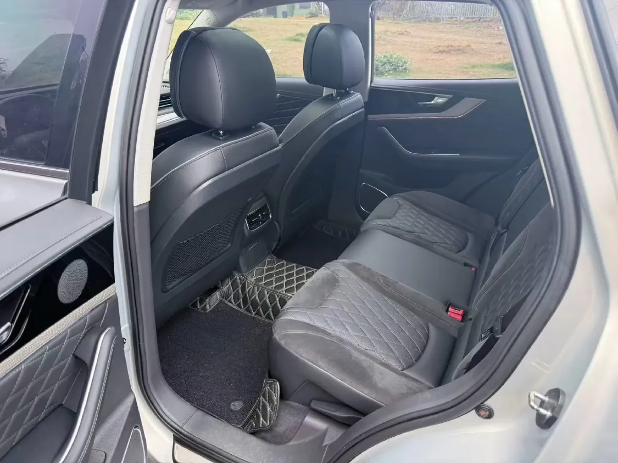 2019 HongQi HS5 2.0T 224HP L4 6AT,autocango,china used car exporter,china ev exporter,chinese used car exporter,chinese used ev exporter