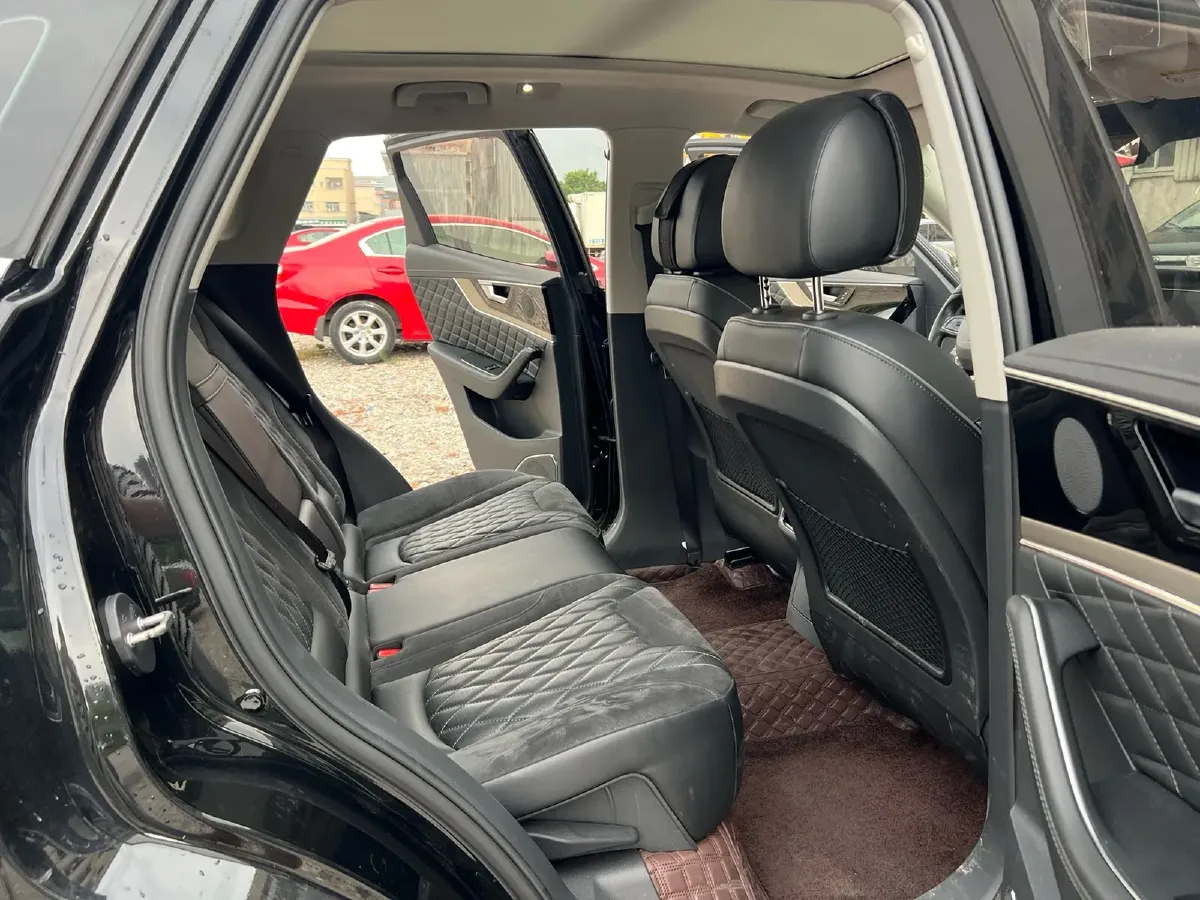 2022 HongQi HS5 2.0T 224HP L4 6AT,autocango,china used car exporter,china ev exporter,chinese used car exporter,chinese used ev exporter