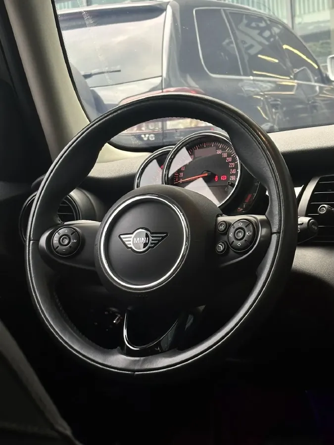 2018 MINI COUNTRYMAN 1.5T 136HP L3 6AT,autocango,china used car exporter,china ev exporter,chinese used car exporter,chinese used ev exporter