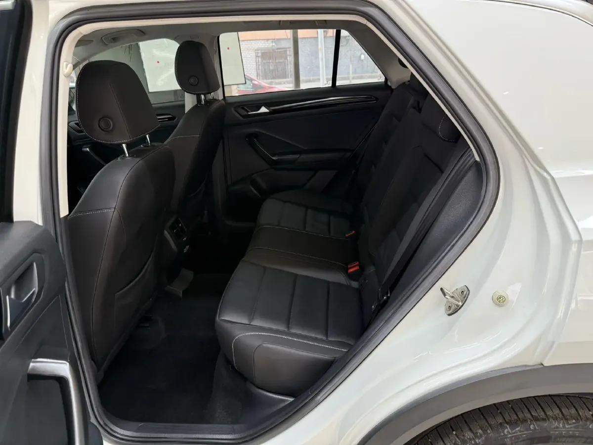 2022 Volkswagen T-Roc 1.4T 150HP L4 7DCT,autocango,china used car exporter,china ev exporter,chinese used car exporter,chinese used ev exporter