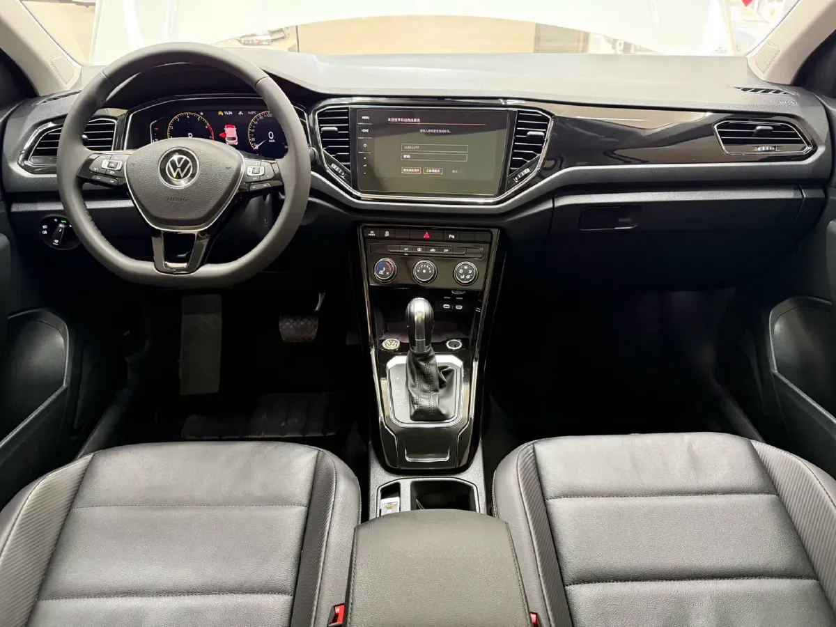 2022 Volkswagen T-Roc 1.4T 150HP L4 7DCT,autocango,china used car exporter,china ev exporter,chinese used car exporter,chinese used ev exporter