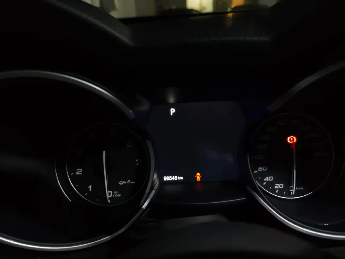 2017 Jaguar XE 2.0T 240HP L4 8AT,autocango,china used car exporter,china ev exporter,chinese used car exporter,chinese used ev exporter