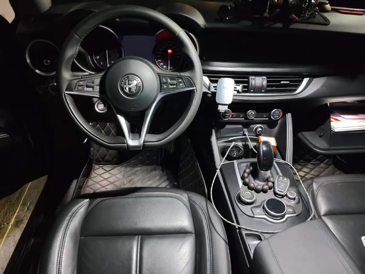 2017 Jaguar XE 2.0T 240HP L4 8AT,autocango,china used car exporter,china ev exporter,chinese used car exporter,chinese used ev exporter