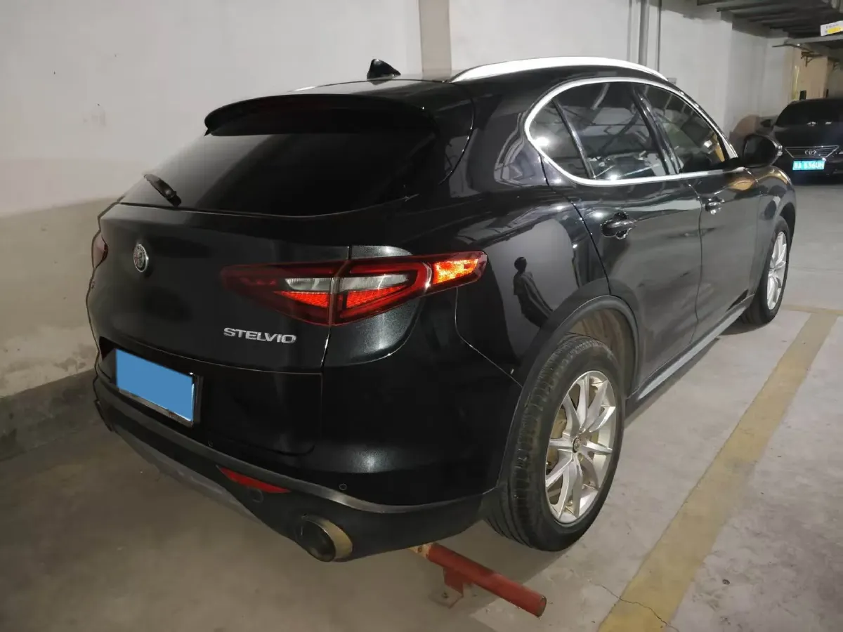 2017 Jaguar XE 2.0T 240HP L4 8AT,autocango,china used car exporter,china ev exporter,chinese used car exporter,chinese used ev exporter