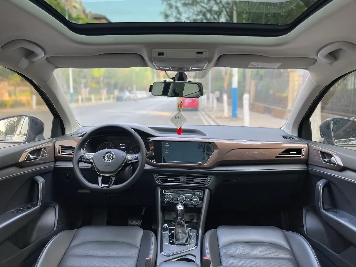 2020 Volkswagen Tharu 2.0T 186HP L4 7DCT,autocango,china used car exporter,china ev exporter,chinese used car exporter,chinese used ev exporter