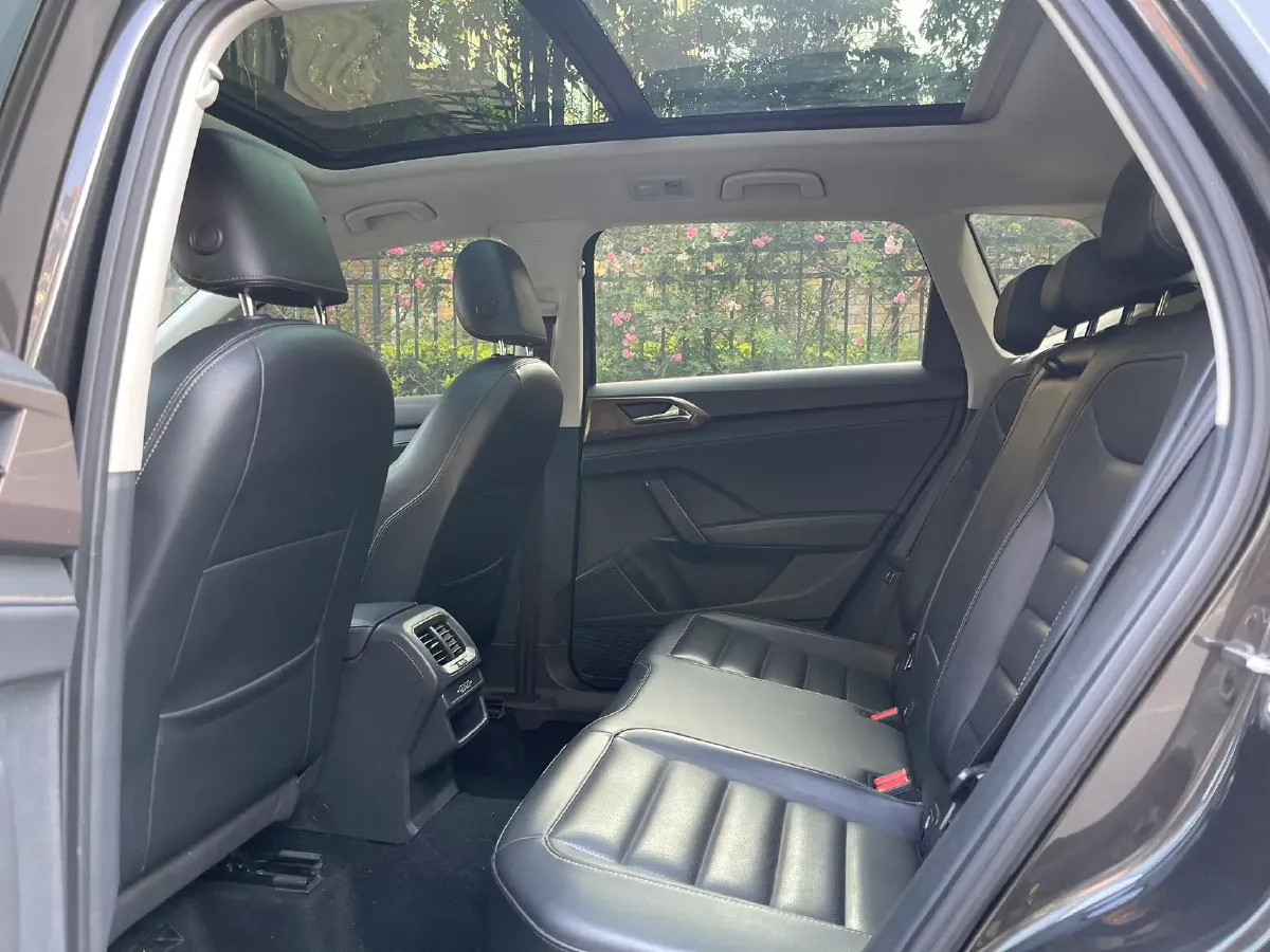 2020 Volkswagen Tharu 2.0T 186HP L4 7DCT,autocango,china used car exporter,china ev exporter,chinese used car exporter,chinese used ev exporter